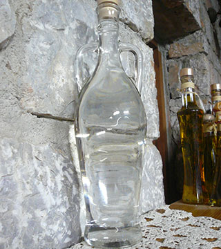 raki - traditional Greek liqour